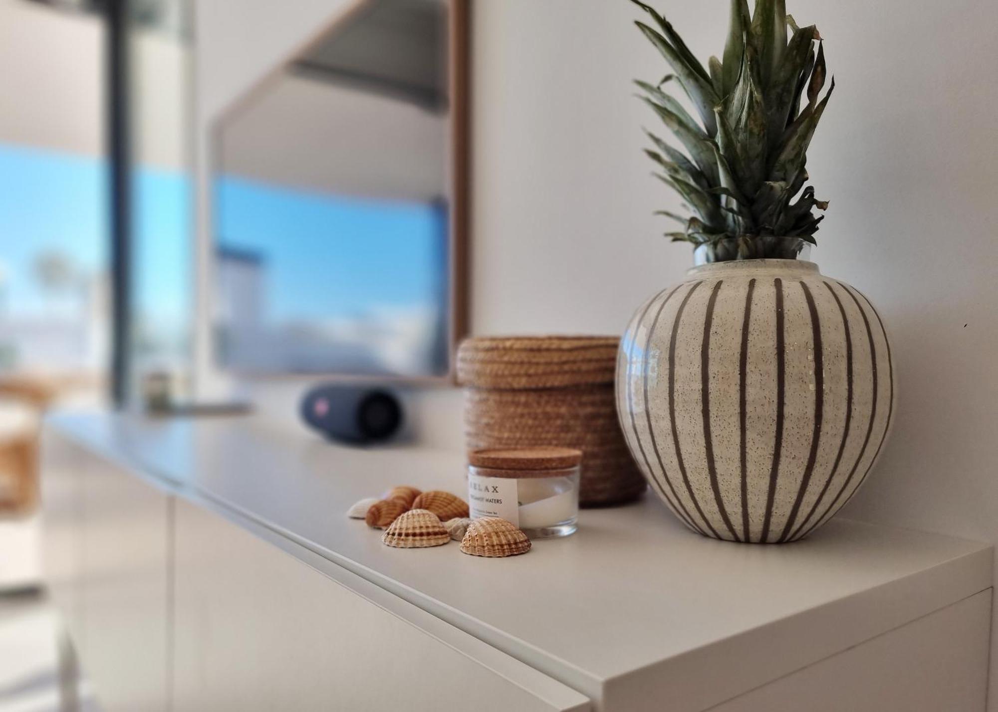 Beautiful Middel Views With Pool And Gym Apartment *
