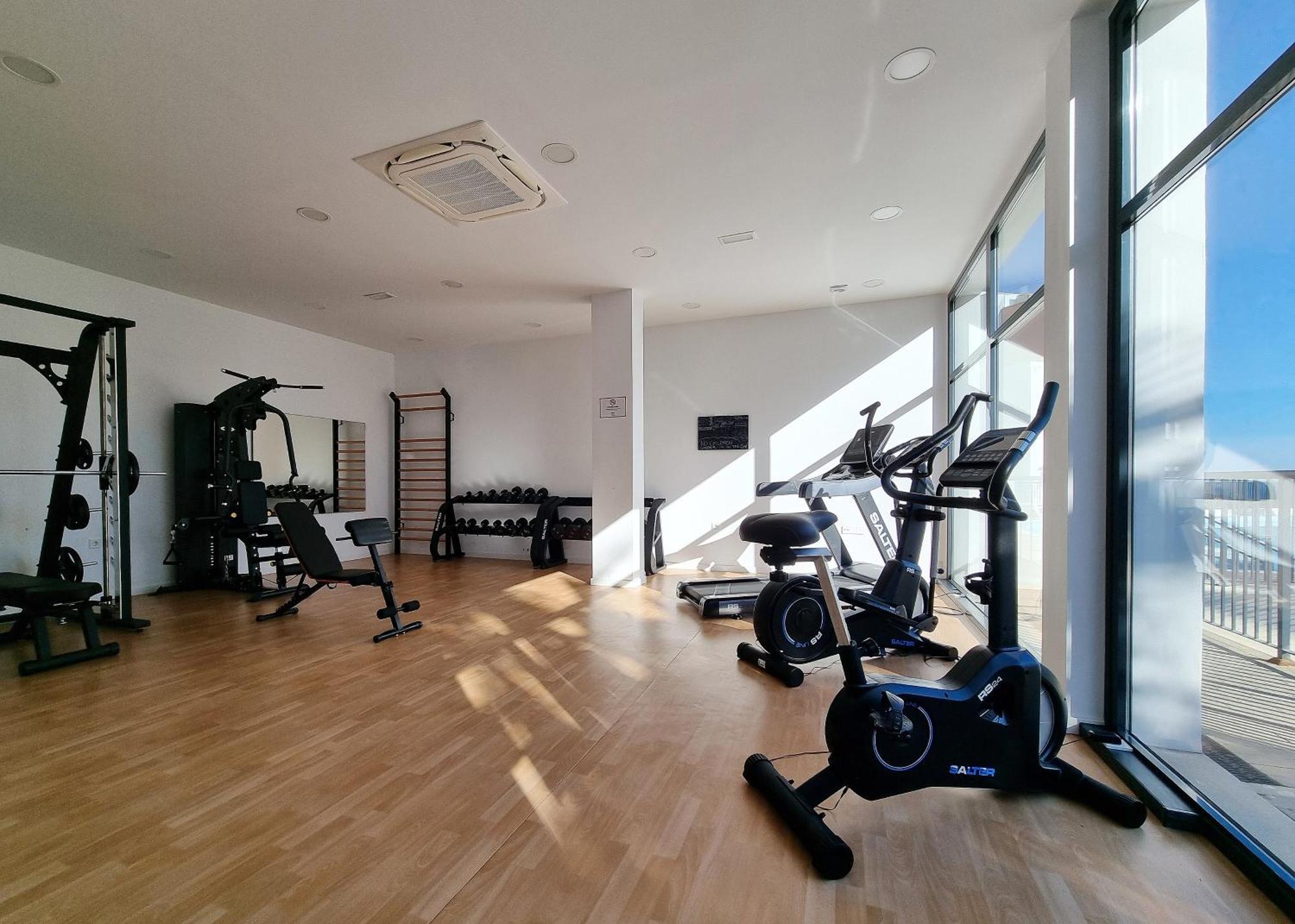 Apartment Beautiful Middel Views With Pool And Gym